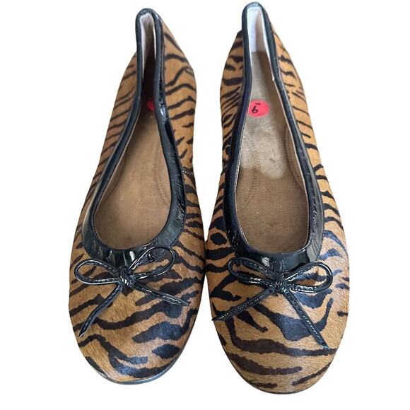 NWOT Aerosoles Women's Tiger Print Ballet Flats Size 9 Brown Slip-On - Picture 1 of 9